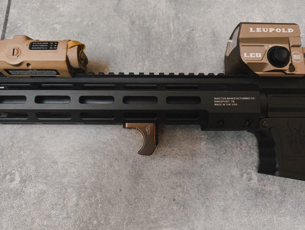 TIER1ONE UBERSTOP 1 – präziser AR15 M-LOK Handstop aus 6061 T6 Aluminium.