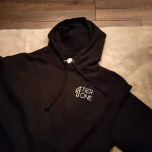 Frontansicht des TIER1ONE TILL VALHALL Hoodies im taktischen Streetwear-Stil.