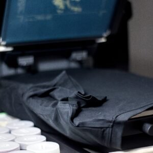 TIER1ONE Siebdruck – hochwertige Shirtproduktion in eigener Werkstatt