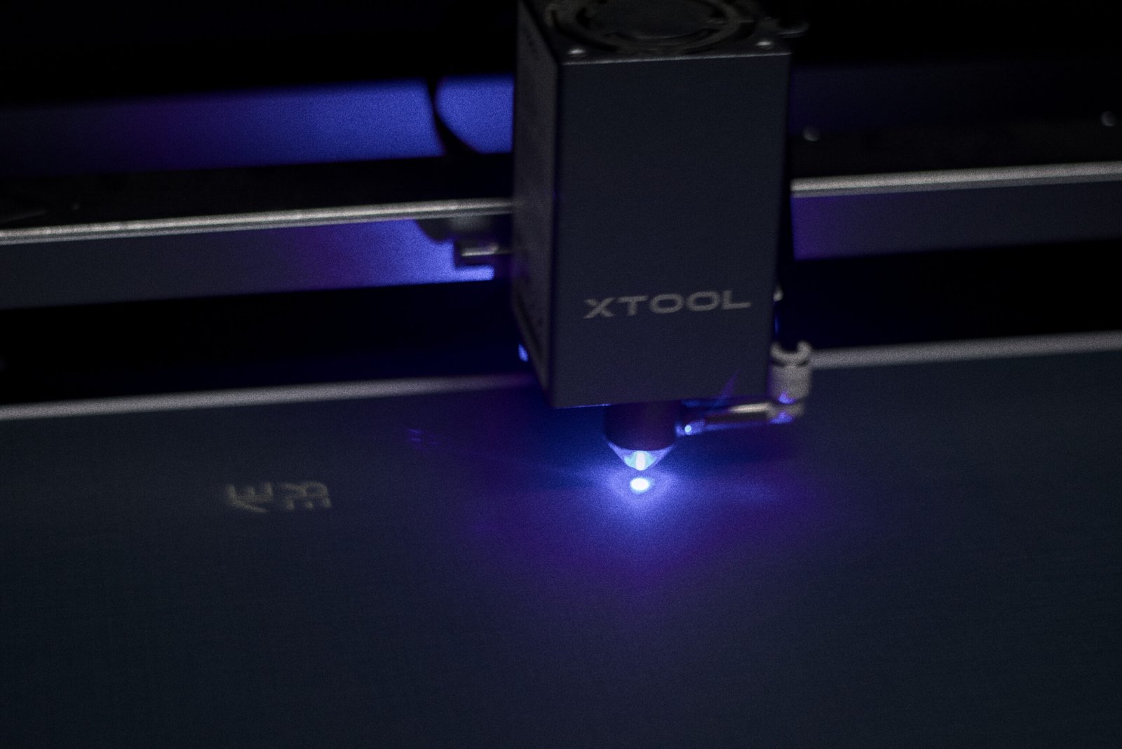 TIER1ONE Lasergravur – präzise Fertigung mit modernem Lasersystem