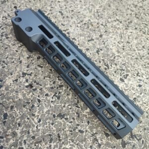 Cerakote Beschichtung auf Pistolen-Schlitten in Graphite Black – professionelle Waffenveredelung von TIER1ONE